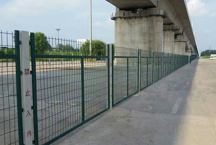 铁路护栏网